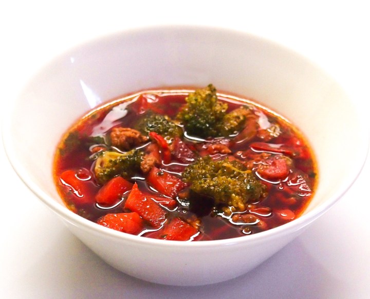 Kasvisjauhelihakeitto