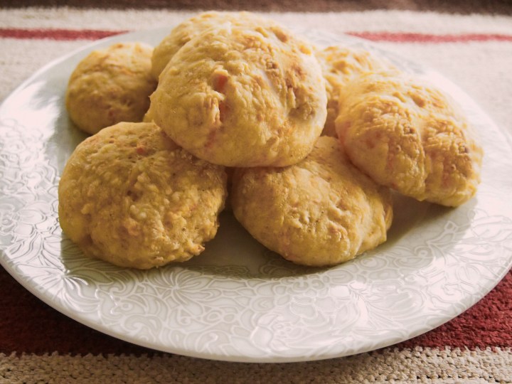 Gluteenittomat porkkanasämpylät