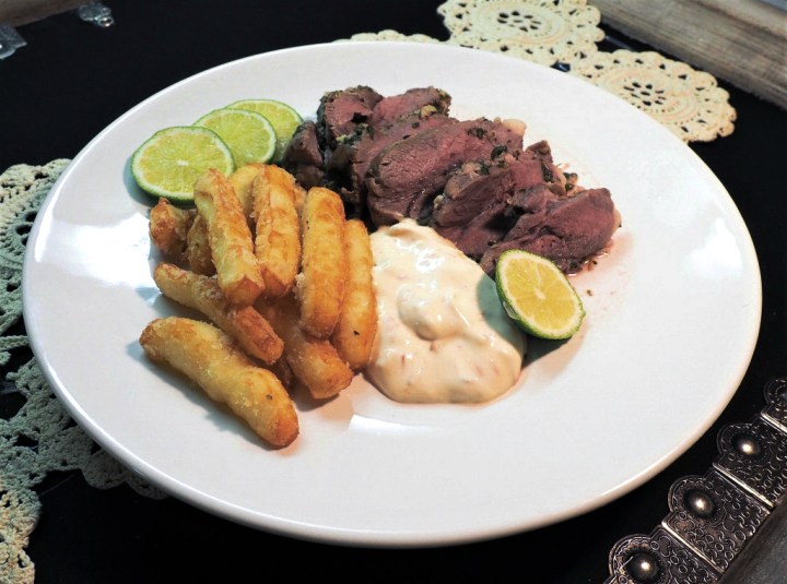 Friteerattu halloumi ja karitsan&nbsp;paahtopaisti