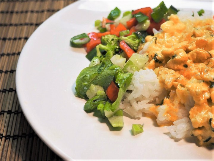 Keltainen kanakastike